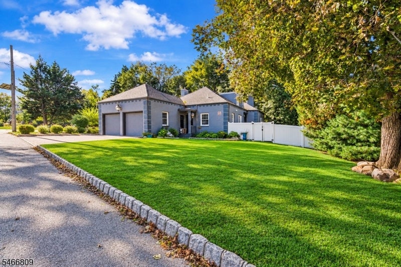110 Kingwood Dr