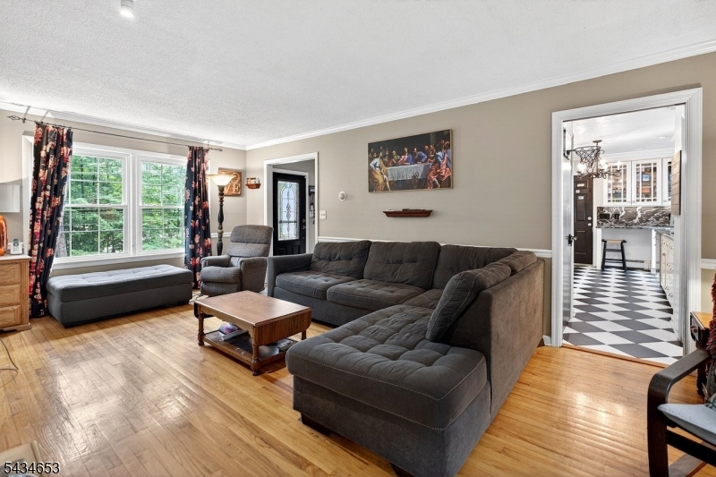 719 W Shore Trl