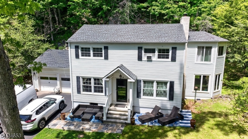 719 W Shore Trl