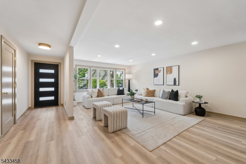 15 Elberta Rd
