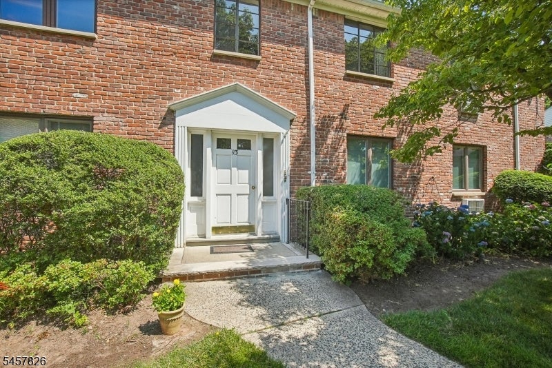 93D Troy Dr D