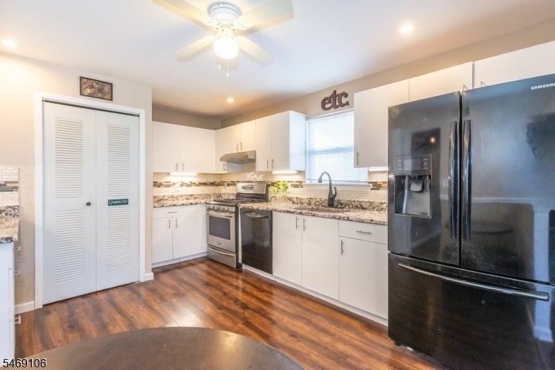 7 Sharon Dr