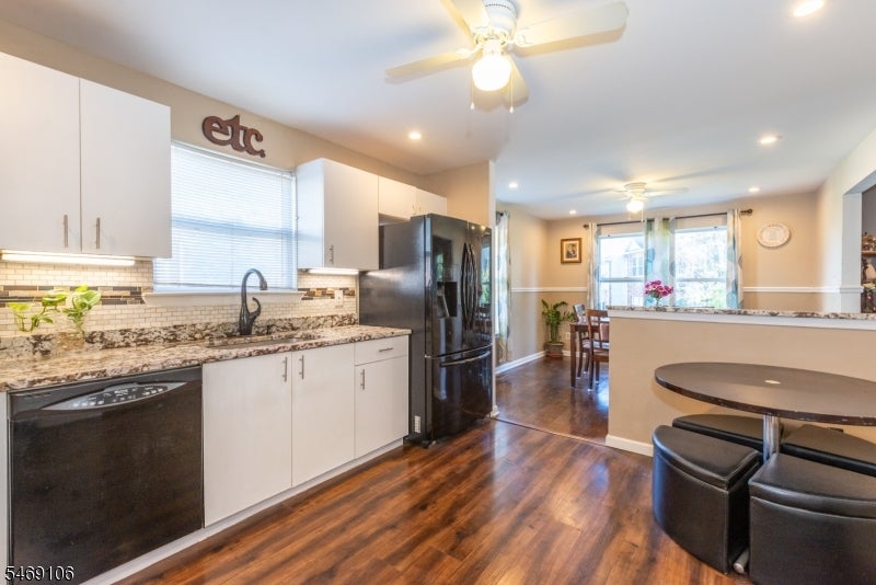 7 Sharon Dr