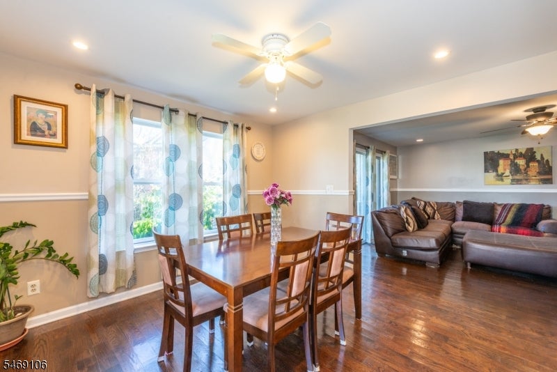 7 Sharon Dr