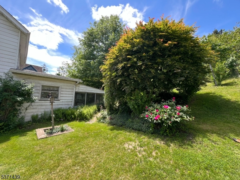 289 Main St