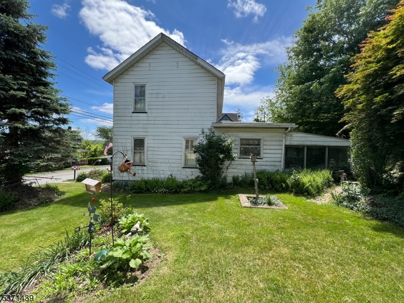 289 Main St