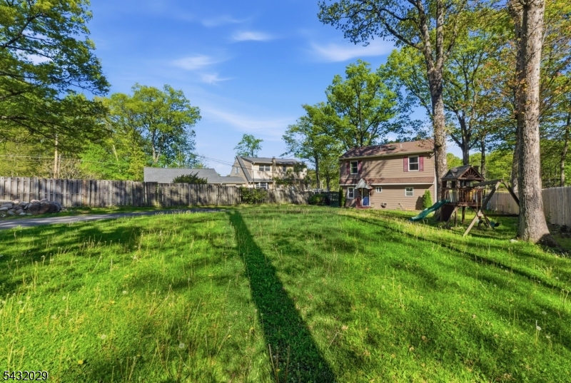 931 Plymouth Lake Dr