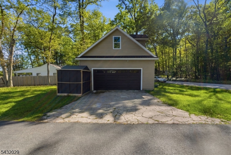 931 Plymouth Lake Dr