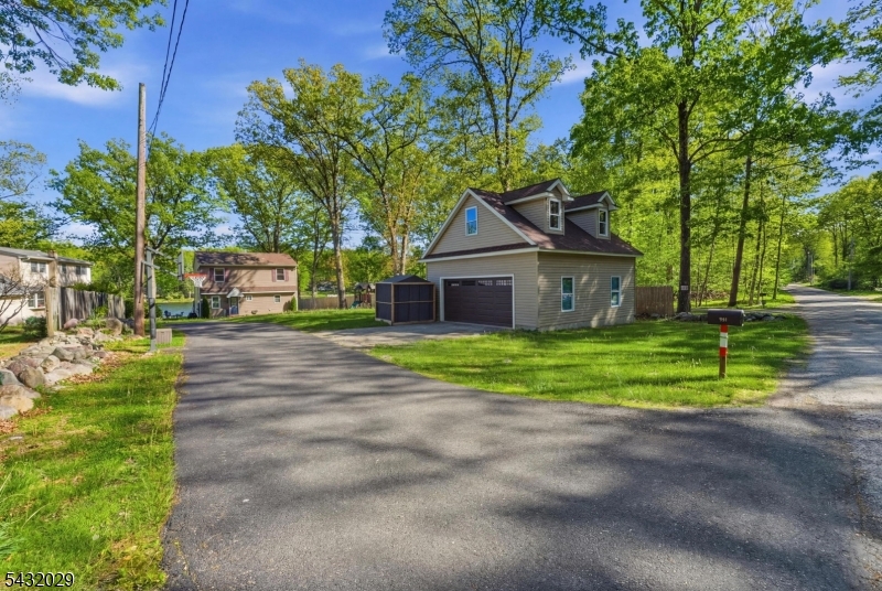 931 Plymouth Lake Dr