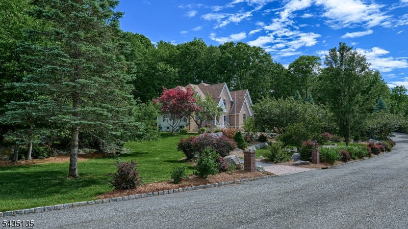 26 Stonehedge Dr