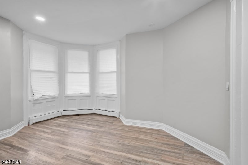 196 Smith St 1