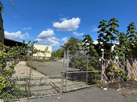 21 Florida Ave Paterson City NJ 07503