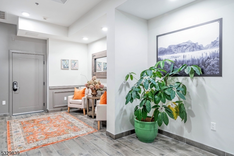 660 Bloomfield Ave, Unit 303 303