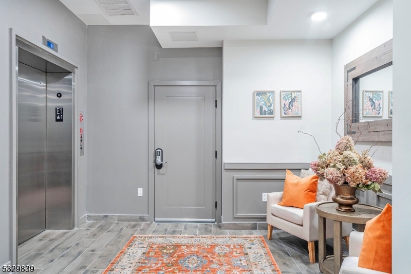 660 Bloomfield Ave, Unit 303 303