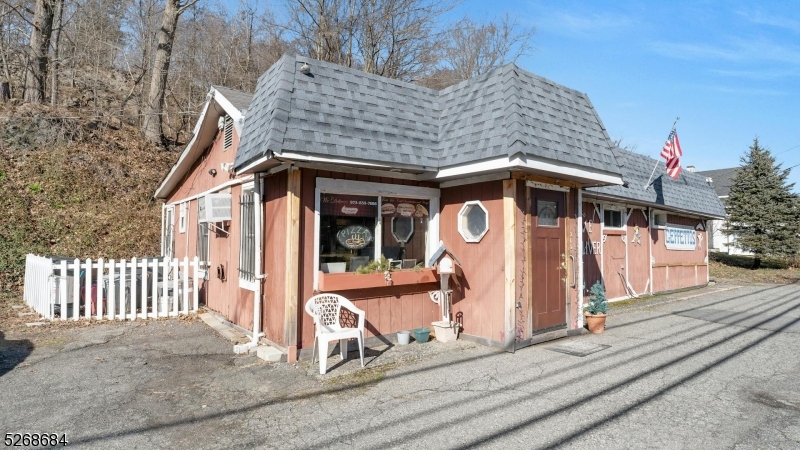 365 Ringwood Ave
