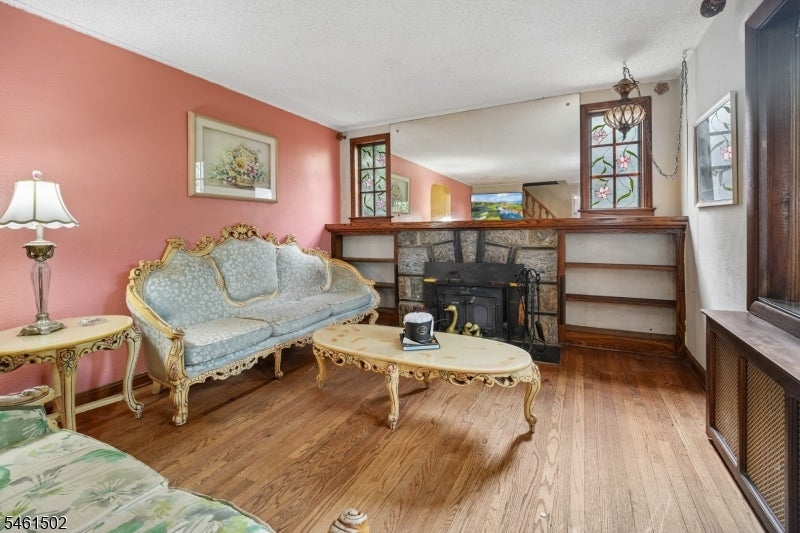 252 Everett Pl