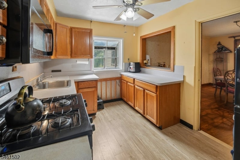 252 Everett Pl