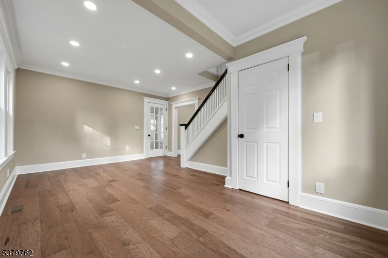 25 Marinus St