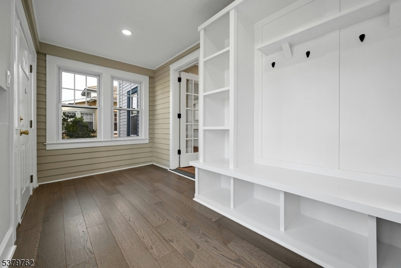 25 Marinus St