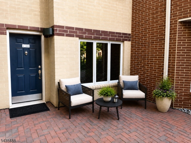 368 Rector St 309