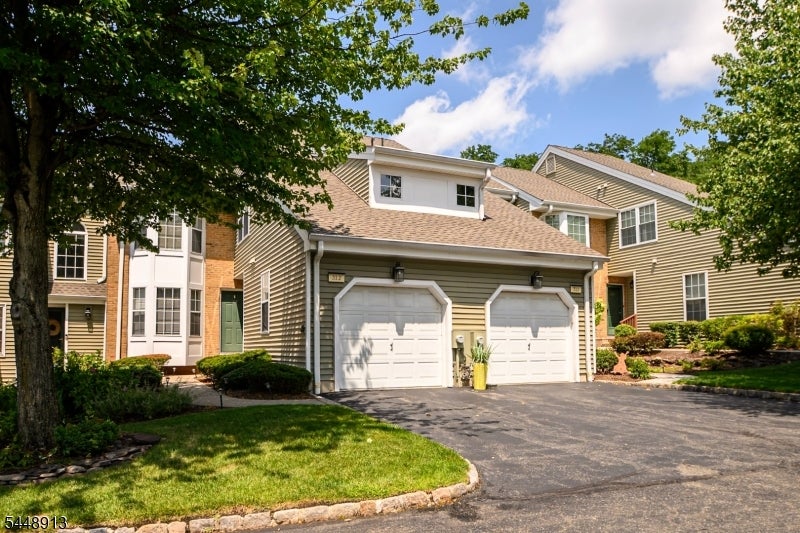312 Araneo Dr