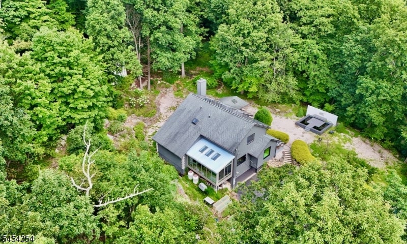 329 Glen Rd