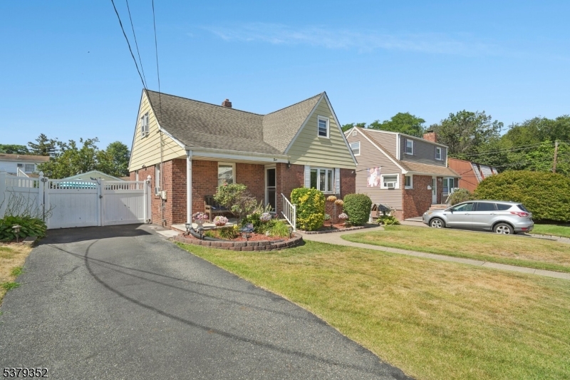 4 Trudy Dr