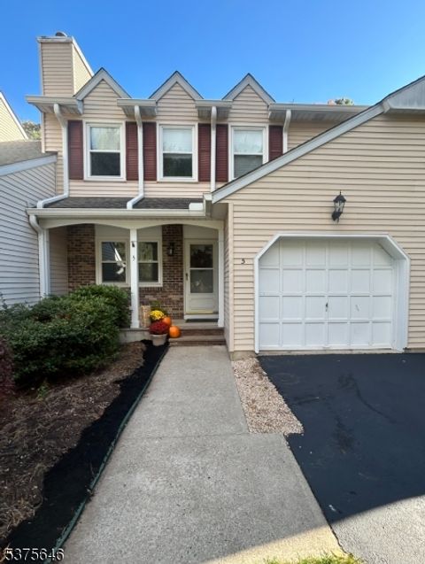 Photo of 5 Carriage Lane, Sparta, NJ 07871 (MLS # 3994481)