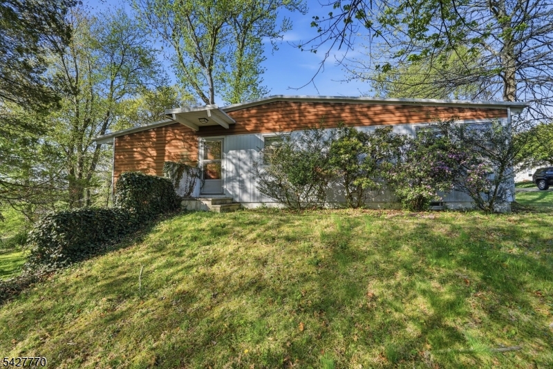 101 Gates Ave