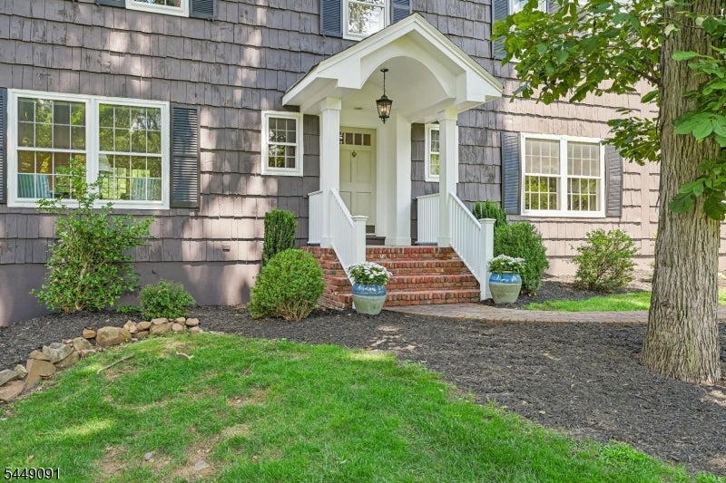 15 Byron Rd