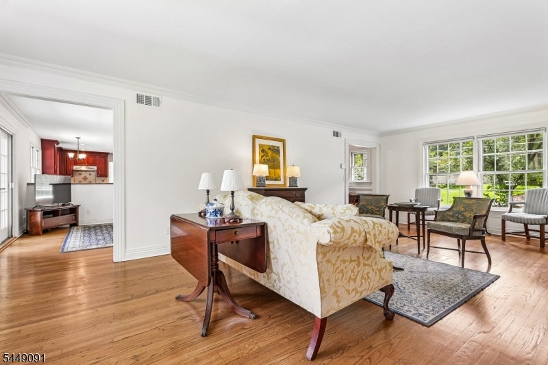 15 Byron Rd