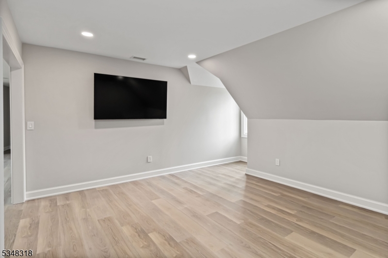 266 W Main St 2