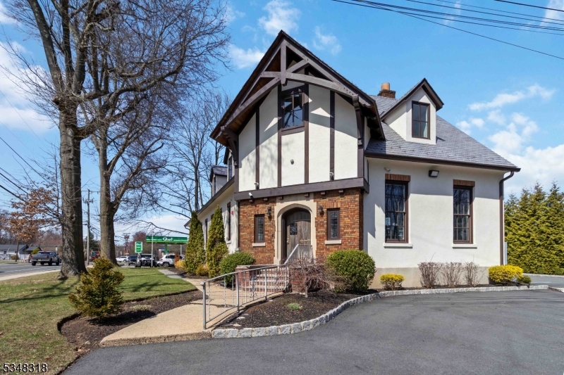 266 W Main St 2