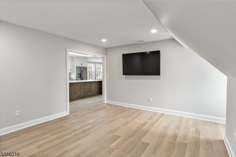 266 W Main St 2