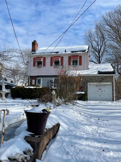 1067 Julia St Teaneck Twp. NJ 07666