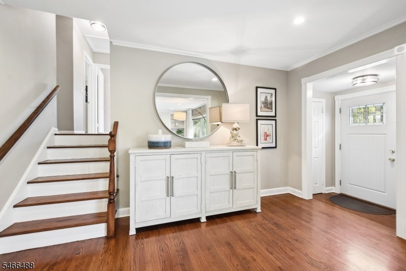 2 Buckingham Dr