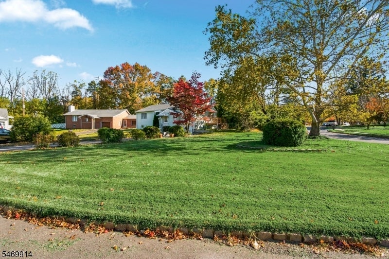 304 Lilac Ct