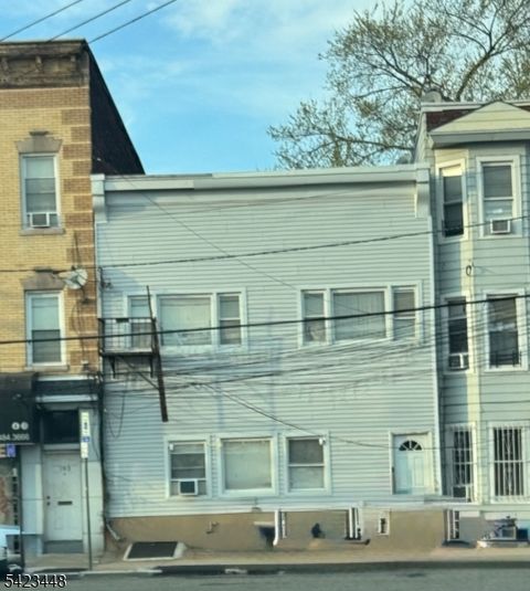 191 1St Ave Newark City NJ 07107