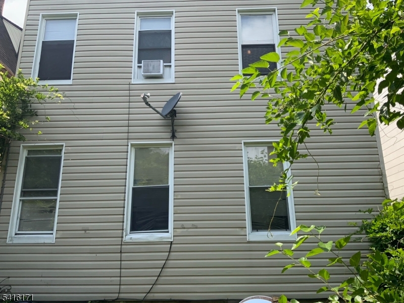 156 N 18Th St