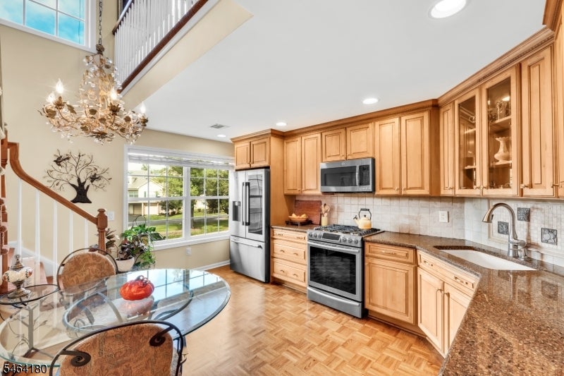 24 Gate House Ct