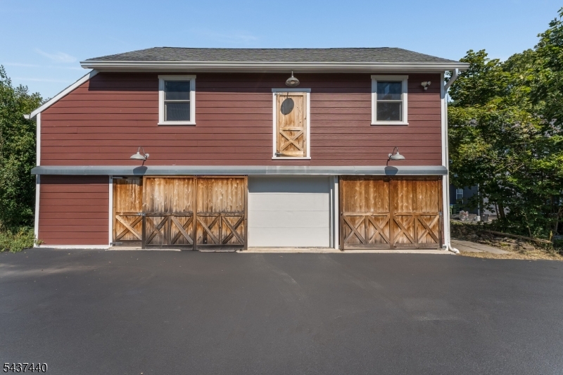 106 Brunswick Ave