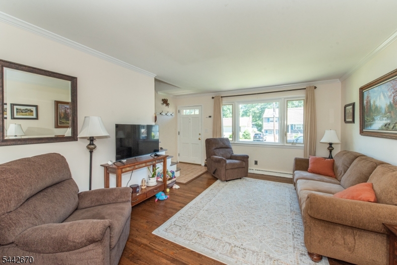 3 Maple Ln