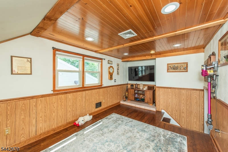 3 Maple Ln