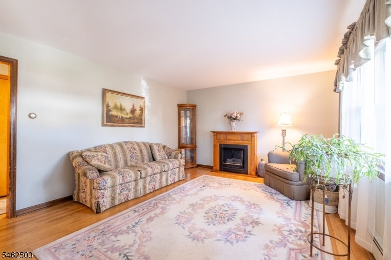 34 Cottage Pl