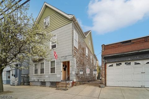 6 4Th St Passaic City NJ 07055