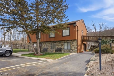 11L Brookside Hts L Wanaque Boro NJ 07465