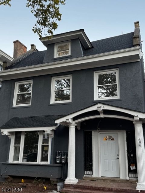 696 Dr Martin Luther King J 3 Newark City NJ 07102