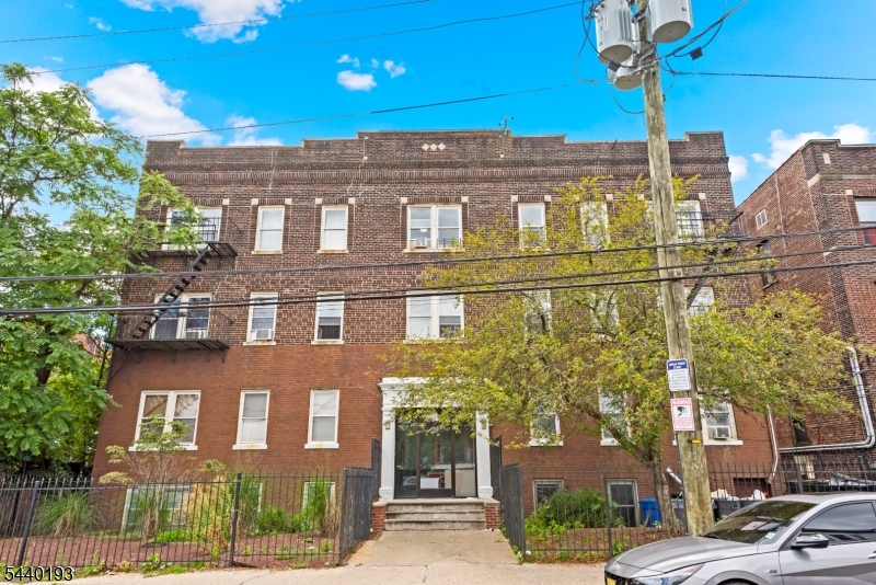 16 Irving St Apt B7 B7