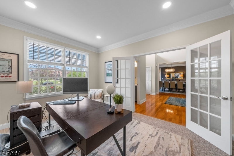 35 Summit Dr