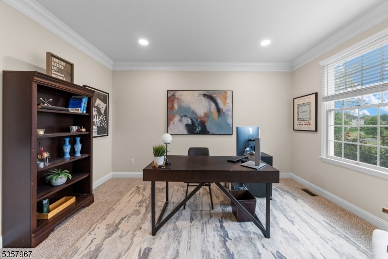 35 Summit Dr